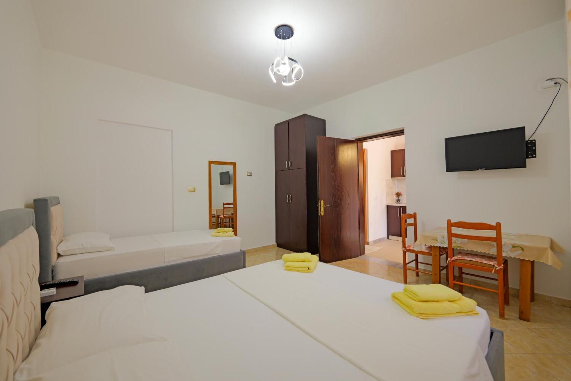 Brahimi Guest House Ksamil Exterior photo