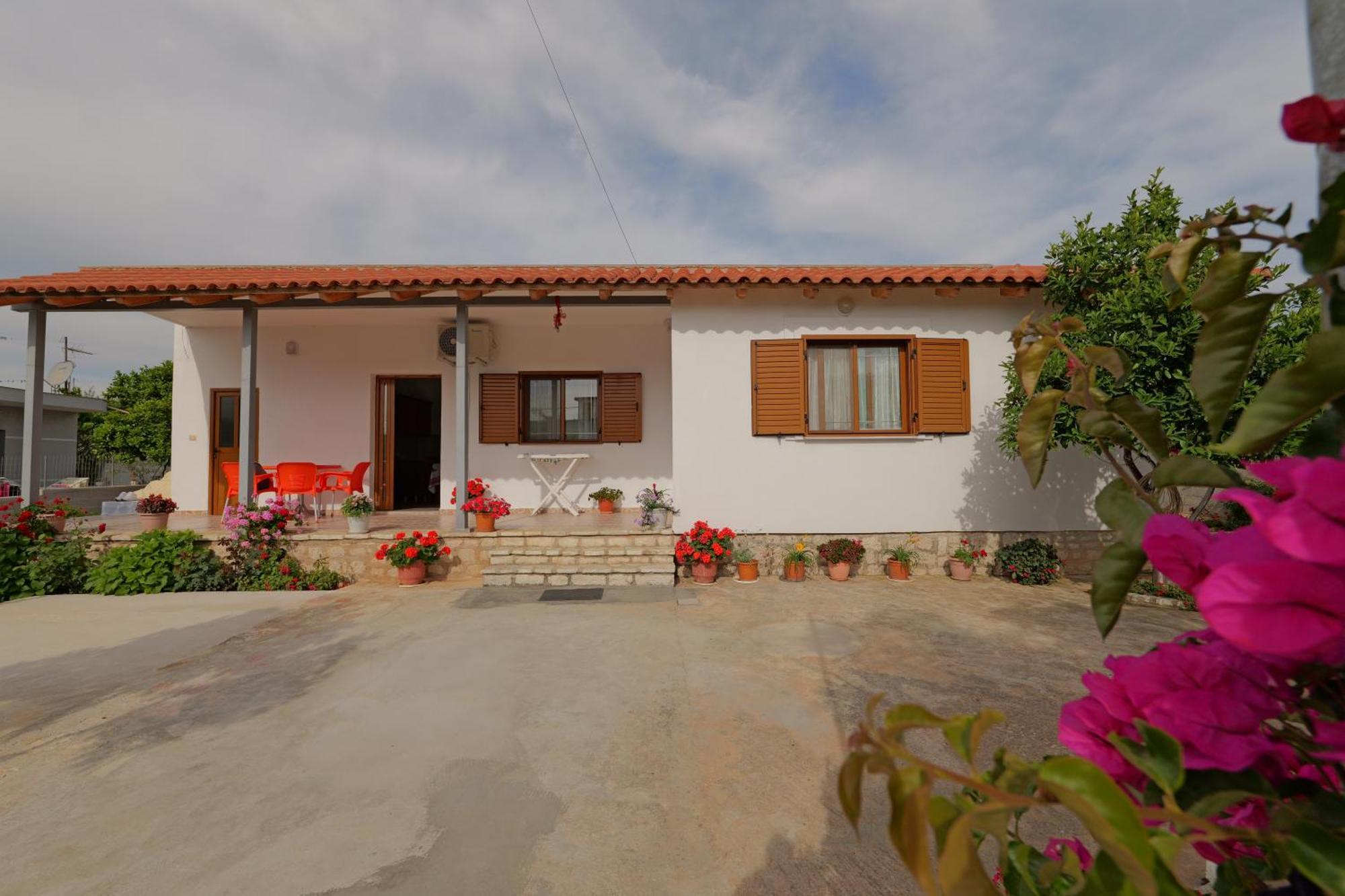 Brahimi Guest House Ksamil Exterior photo